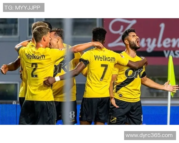 坎布尔主场迎战邓伯什双方争夺关键三分激战即将上演 坎布尔主场迎战邓伯什双方争夺关键三分激战即将上演