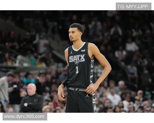 文班亚马新赛季表现惊艳场均数据引领最佳新秀竞争 文班亚马新赛季表现惊艳场均数据引领最佳新秀竞争